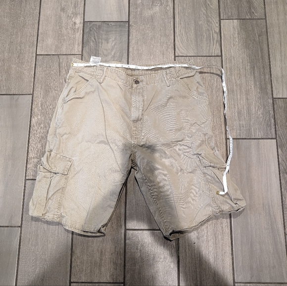 Levi's khaki shorts - Picture 1 of 3